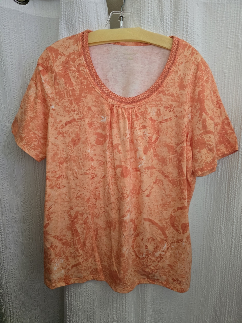 Women LARGEAllison Daley Short Sleeve Scoop Neck Tee in Coral